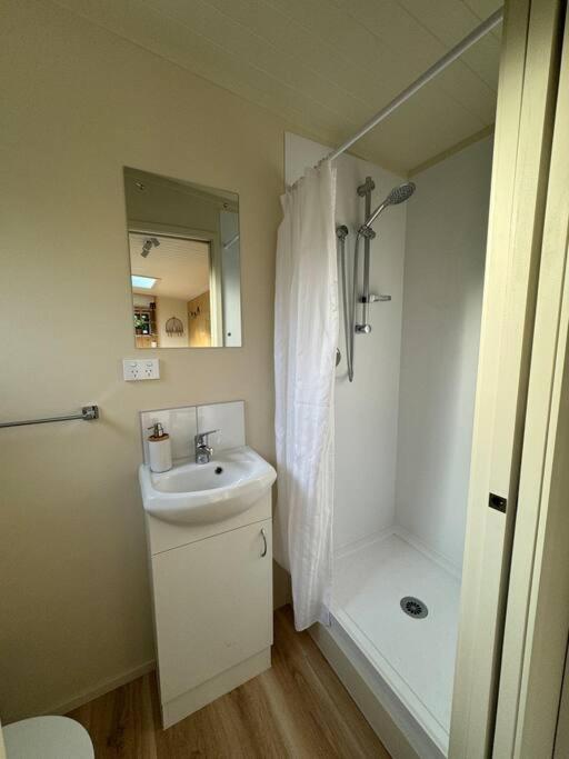 Alpine Tiny Apartment ควีนส์ทาวน์ ภายนอก รูปภาพ